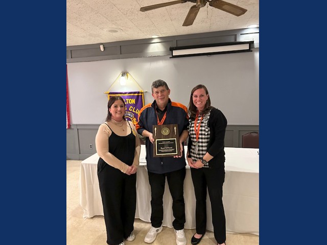 DeFrancis Receives Uplinger Award, Camelio Inducted at November Fulton Lions Meeting