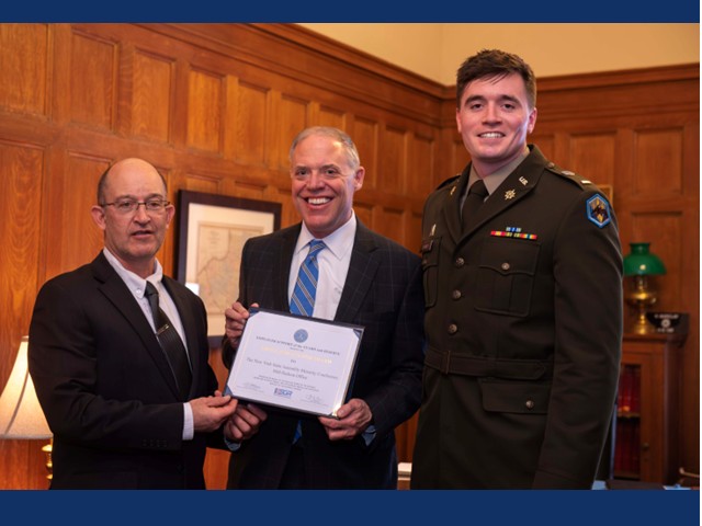 Barclay Receives 'Above and Beyond' Award for Supporting Guard and Reserve Employees 