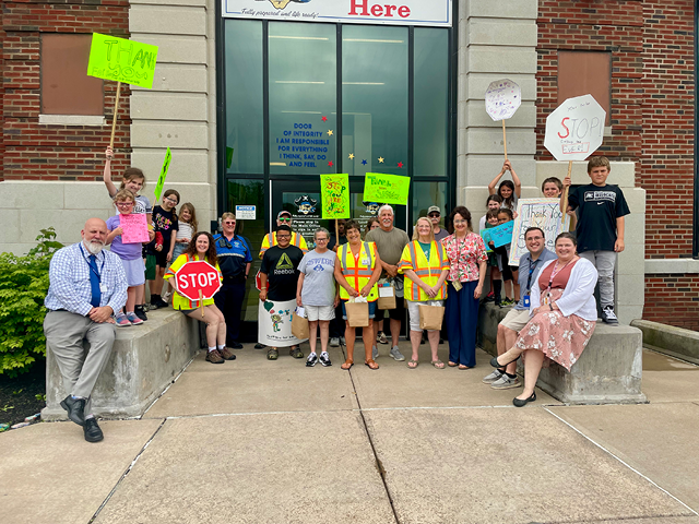 Fitzhugh Park Students Honor Crossing Guards