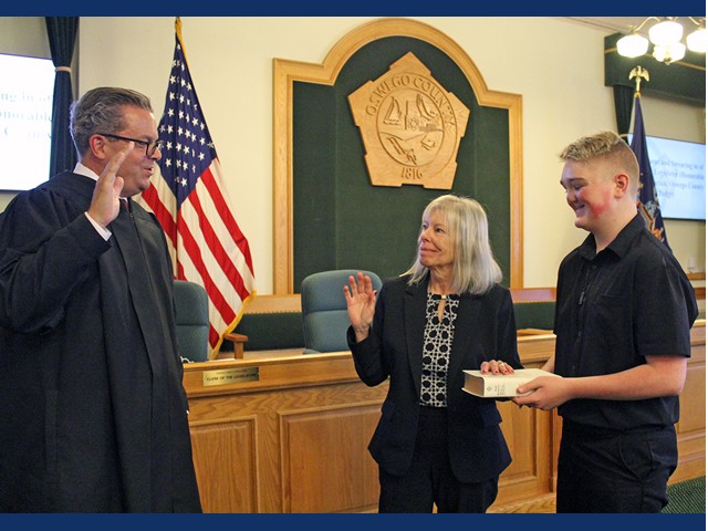 Holst Takes Oath of Office