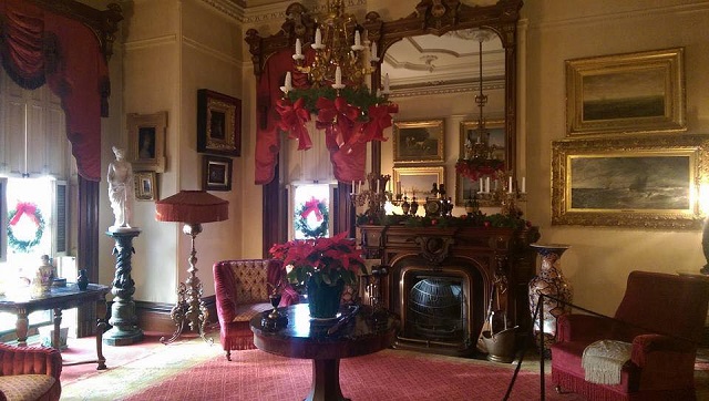 Richardson bates Holiday Open House