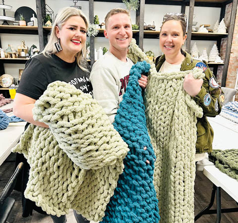 chunky blanket hand knit 315 studios 9.28.2025