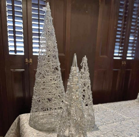 pratt house fulton parade of trees december 2025