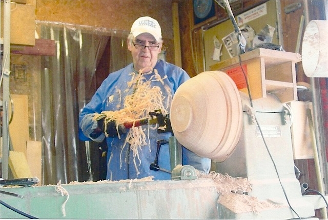 Wood demonstration part of Lakeside Artisans' second anniversary celebration