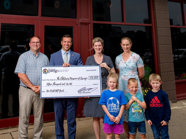 Mayor Barlow Announces $15,000 Grant to Children’s Museum of Oswego