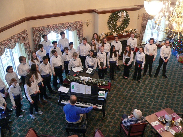 OMS Con Brio Singers Helps Make the Yuletide Season Bright