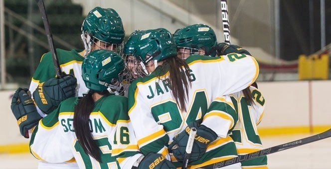 Oswego women`s ice hockey shuts out Chatham