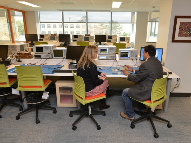 New Center to Expand Wireless-Solutions Research, Teaching