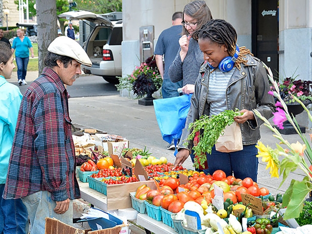 Smart Neighbors From College Worked To Promote Soon-To-Open Farmers Market