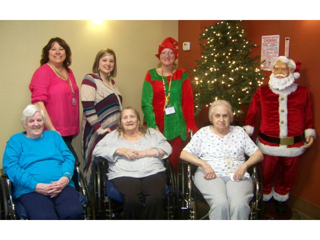 Morningstar Residents Enjoy Holiday Sing-A-Long With Santa