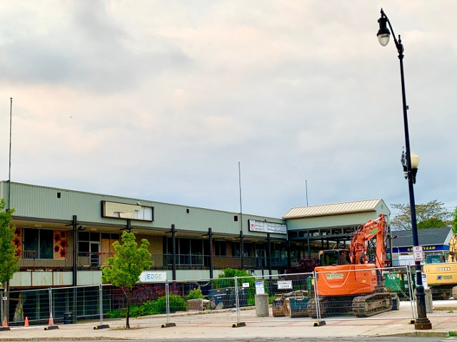 Mayor Barlow Announces Demolition of Mid-Town Plaza, Start of Eastlake Commons Project
