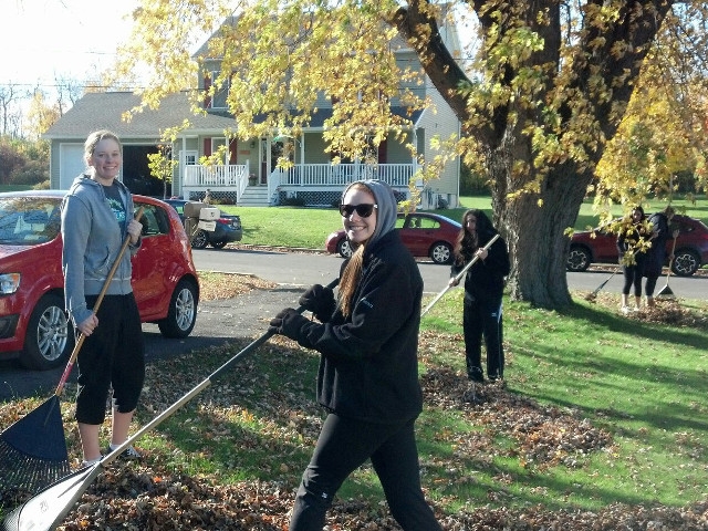 Laker Student-Athletes to Rake Leaves for Senior Citizens Nov. 4
