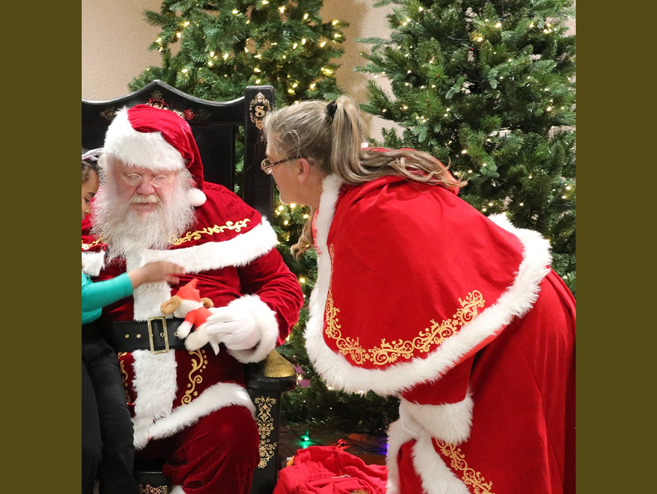AmeriCU Credit Union Celebrates 25 Years of Sponsorship at Fort Drum's Annual Tree Lighting Event