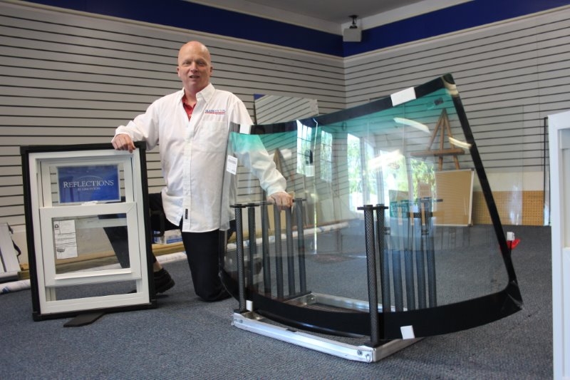 The Glass Doctor hangs his shingle in Oswego
