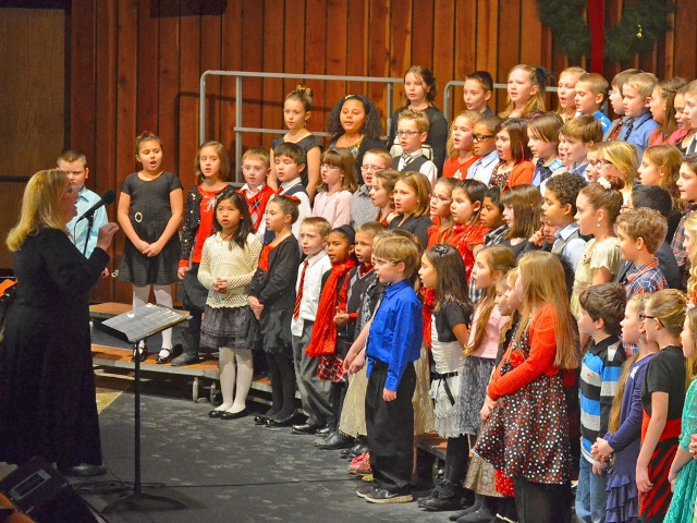 Kingsford Park Elementary School Holds Holiday Concert
