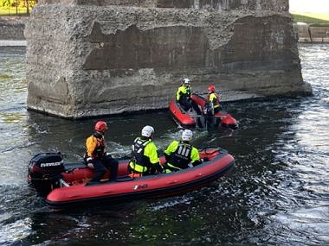 Forest Rangers Perform Swiftwater Rescue Training on Oswego River