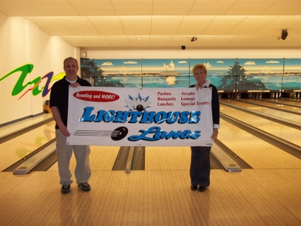 Lighthouse Lanes supports Hospice Regatta