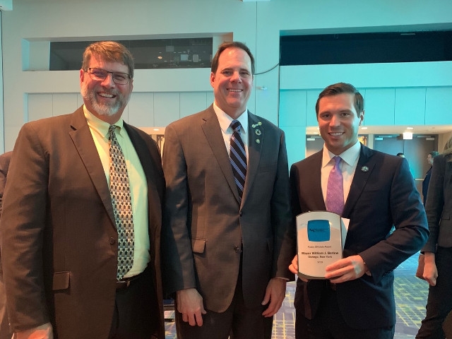 Mayor Barlow Receives 'Public Officials Award' From Water Environment Federation