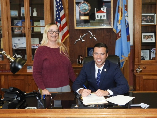 D.A.R.E. Program Extended By V.O.W. Foundation Grant