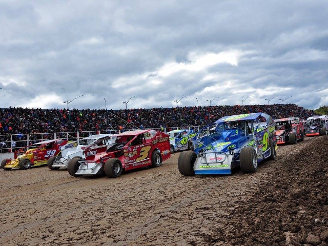 Super DIRT Week Bud Light 200 on MAVTV Nov 24