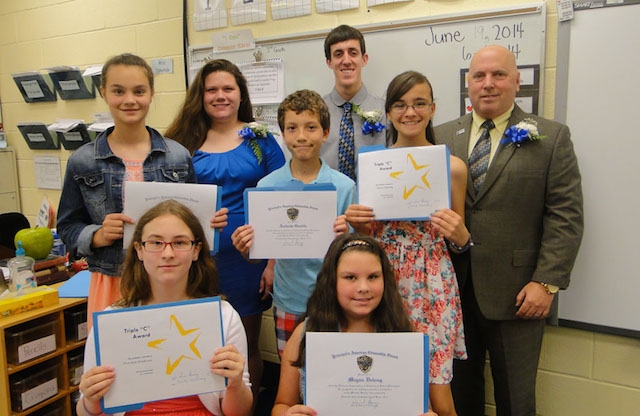 Minetto Elementary Recognizes Its Sixth Graders
