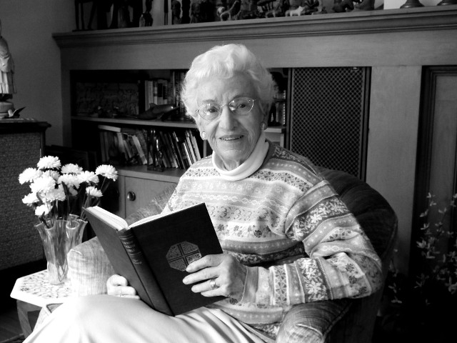Renowned Author Supports OCO Literacy Volunteers’ Scrabble Fest