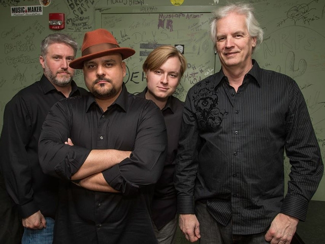 Frank Solivan &amp; Dirty Kitchen to Rock Music Hall Nov 5