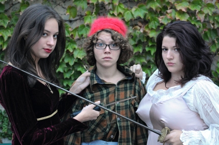 Actors take on multiple comedic roles in 'Goodnight Desdemona'
