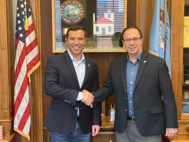 Mayor Barlow Welcomes Senator Joe Griffo to Oswego City Hall