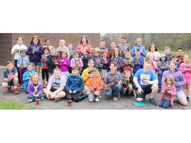 Volney Elementary Students Plant Flowers for Mother’s Day