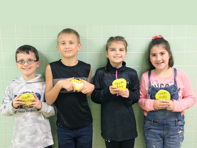Leighton Students Spread Kindness in Honor of Friend With Cancer