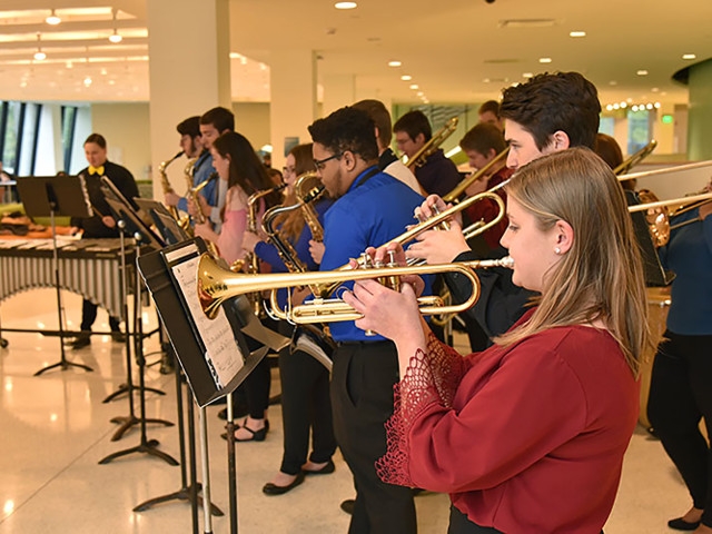 Internationally Touring Saxophonist to Join College Jazz Groups Dec 6th
