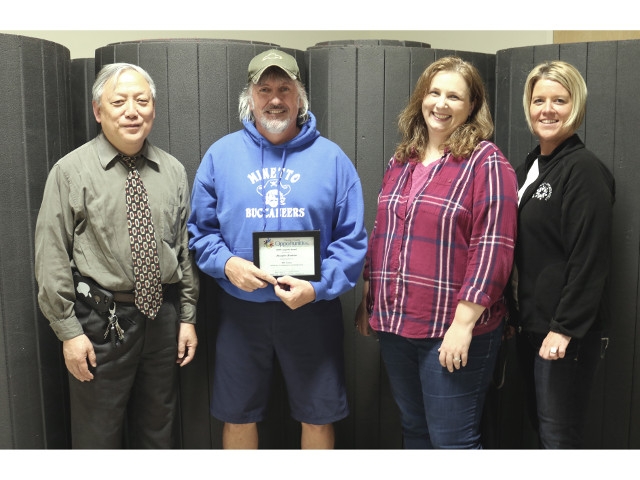 OCO Presents November 2018 30-Year Longevity Award