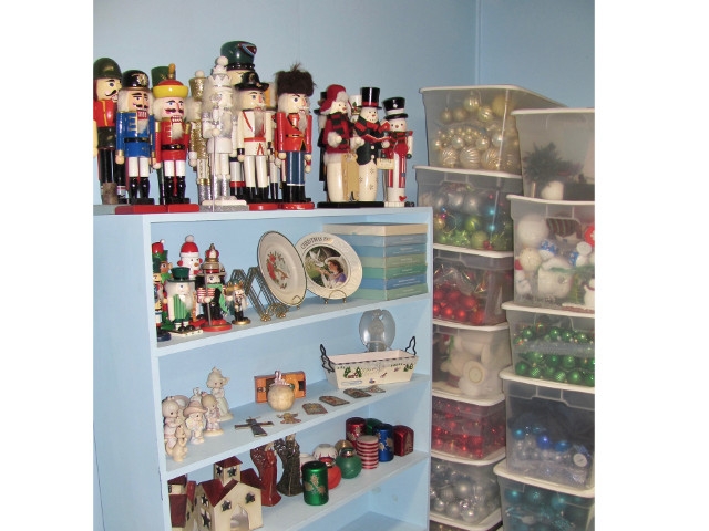 Christmas Decorations Fundraiser at Minetto UMC Dec 1st