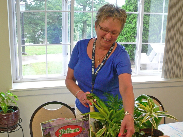 Bishop Commons Offers Classes on Gardening Led By Master Gardener