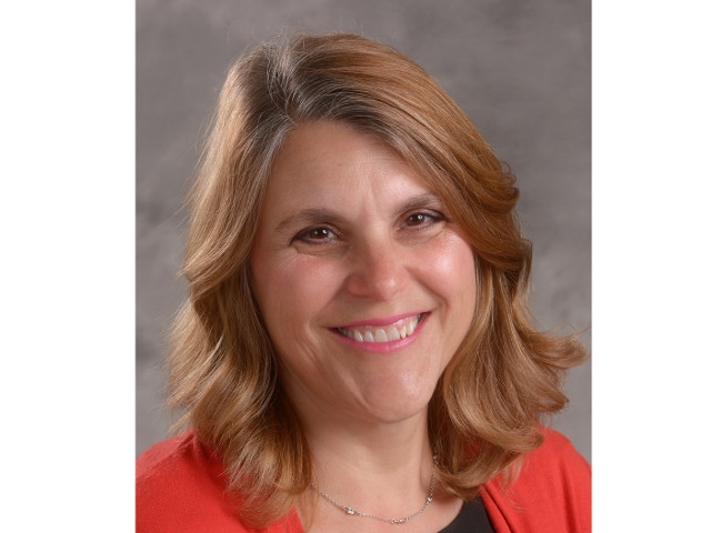 Angela Galvin Wins SUNY Chancellor's Award at Oswego