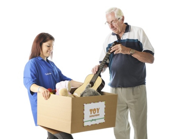 College, United Way, Oswego Elks Team Up For Food, Toy, Pet Supply Drive