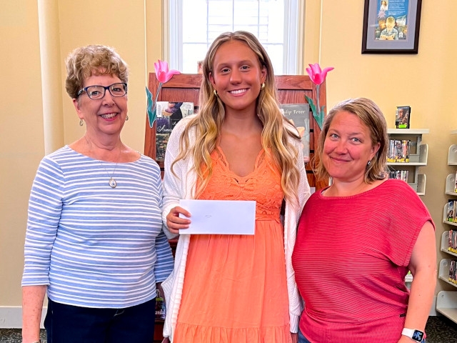 Friends of Oswego Public Library Presents 2023 Scholarship