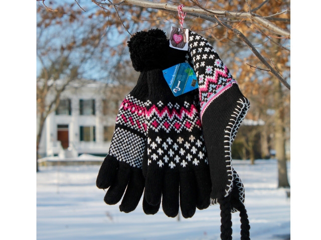 ‘Gloves For Love’ Collection Extended to Jan 11th