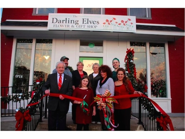 Darling Elves to Host Christmas Extravaganza