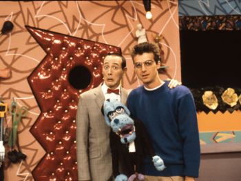 Paul Reubens (left) and Wayne White (right) on the set of Pee-Wee&#039;s Playhouse